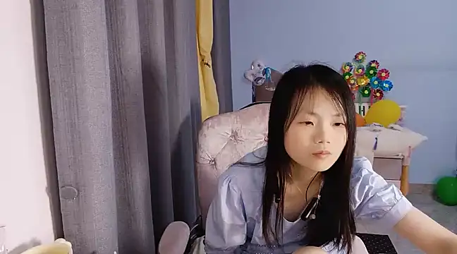 Snapshot of Lena-yyds chatting on 03/04/25, 01:45 Lena-yyds online show from 03/04/25, 01:45