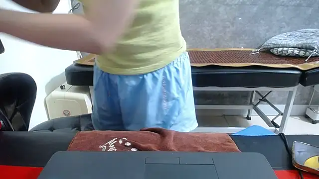 Snapshot of HotQueen chatting on 10/06/25, 04:04 HotQueen online show from 10/06/25, 04:04