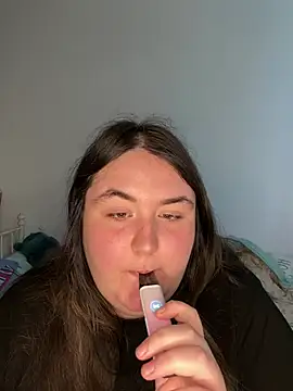 hotiee online show from 04/23/26, 01:57