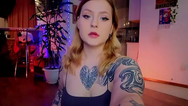 Snapshot of LinaQik chatting on 11/02/25, 05:37 LinaQik online show from 11/02/25, 05:37