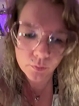 CurvyAnonymousGirl89 online show from 02/20/26, 05:02