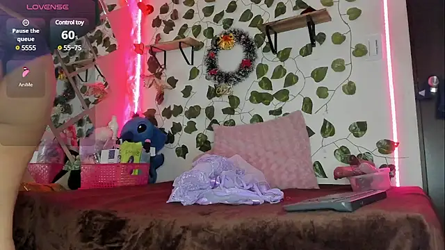 Snapshot of Megan_sophia2 chatting on 12/07/24, 11:29 Megan sophia2 online show from 12/07/24, 11:29