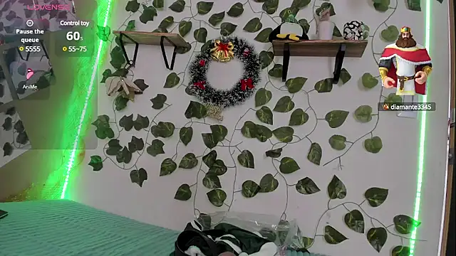 Snapshot of Megan_sophia2 chatting on 12/11/24, 12:44 Megan sophia2 online show from 12/11/24, 12:44