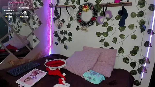 Snapshot of Megan_sophia2 chatting on 12/20/24, 12:49 Megan sophia2 online show from 12/20/24, 12:49