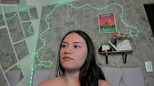 Snapshot of Megan_sophia2 chatting on 09/15/25, 05:02 Megan sophia2 online show from 09/15/25, 05:02