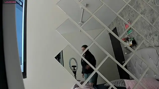 Snapshot of Megan_sophia2 chatting on 09/17/25, 12:51 Megan sophia2 online show from 09/17/25, 12:51