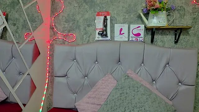 Snapshot of Megan_sophia2 chatting on 10/02/25, 10:33 Megan sophia2 online show from 10/02/25, 10:33