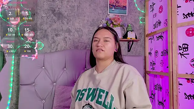 Snapshot of Megan_sophia2 chatting on 10/17/25, 01:03 Megan sophia2 online show from 10/17/25, 01:03