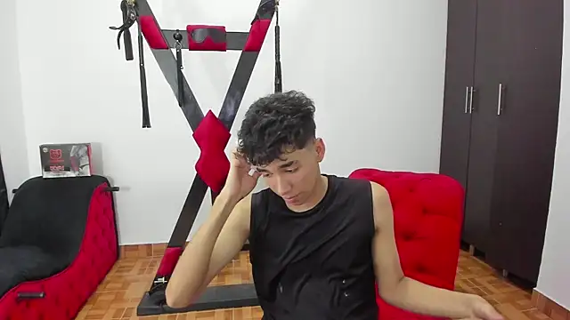 Snapshot of Harry_LatinBoy chatting on 01/07/25, 07:38 Harry LatinBoy online show from 01/07/25, 07:38