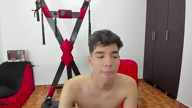 Snapshot of Harry_LatinBoy chatting on 01/07/25, 10:41 Harry LatinBoy online show from 01/07/25, 10:41