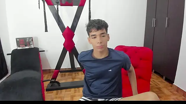 Snapshot of Harry_LatinBoy chatting on 01/10/25, 11:18 Harry LatinBoy online show from 01/10/25, 11:18