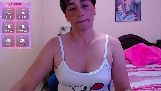 sara florez1 online show from 11/26/25, 11:11