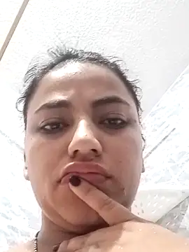 Naomy veracruz  online show from 11/30/25, 10:41