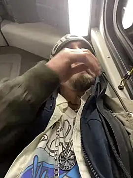 Snapshot of Fuckboy4public chatting on 01/17/25, 07:30 Fuckboy4public online show from 01/17/25, 07:30