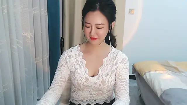 zoe-keke online show from 12/24/24, 02:01