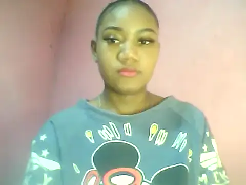 Snapshot of Fariana01 chatting on 12/23/24, 10:23 Fariana01 online show from 12/23/24, 10:23