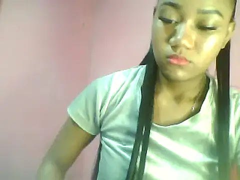 Snapshot of Fariana01 chatting on 12/30/24, 11:49 Fariana01 online show from 12/30/24, 11:49