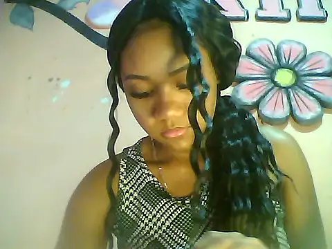 Snapshot of Fariana01 chatting on 01/05/25, 10:50 Fariana01 online show from 01/05/25, 10:50