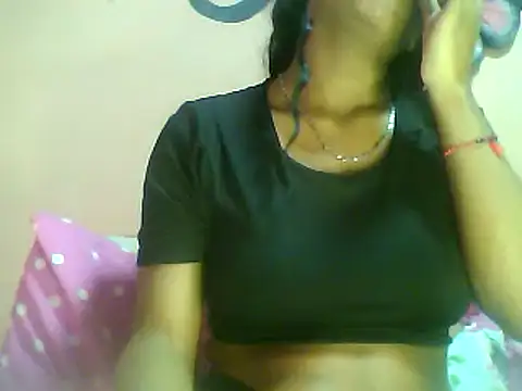 Snapshot of Fariana01 chatting on 01/10/25, 01:42 Fariana01 online show from 01/10/25, 01:42