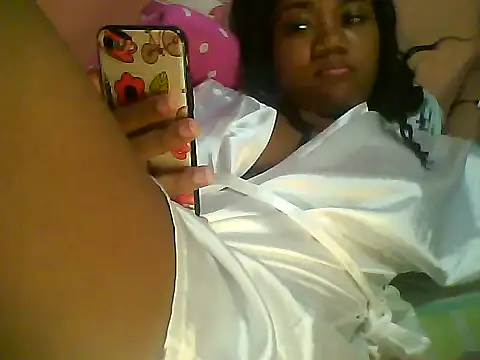 Snapshot of Fariana01 chatting on 01/17/25, 01:57 Fariana01 online show from 01/17/25, 01:57