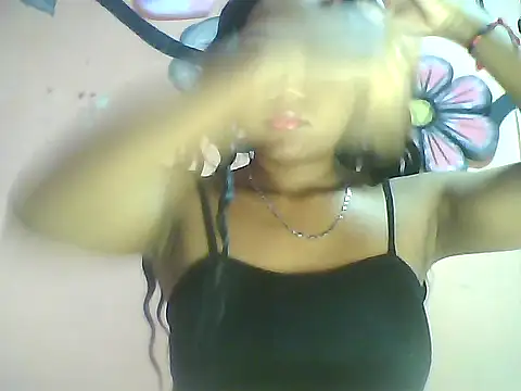 Snapshot of Fariana01 chatting on 01/18/25, 07:48 Fariana01 online show from 01/18/25, 07:48