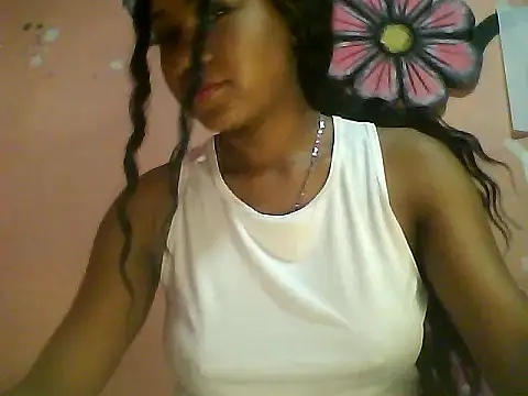 Snapshot of Fariana01 chatting on 01/25/25, 11:22 Fariana01 online show from 01/25/25, 11:22