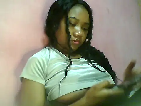 Snapshot of Fariana01 chatting on 01/31/25, 02:15 Fariana01 online show from 01/31/25, 02:15