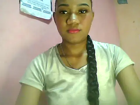 Snapshot of Fariana01 chatting on 02/10/25, 09:25 Fariana01 online show from 02/10/25, 09:25