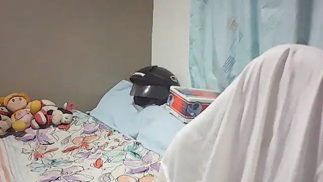 Fariana01 online show from 05/25/26, 10:05