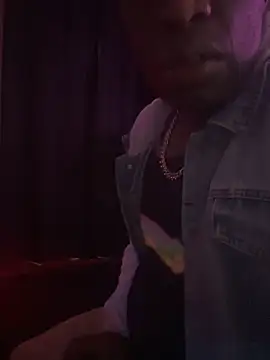 Snapshot of Bignc chatting on 10/18/25, 05:46 Bignc online show from 10/18/25, 05:46