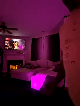 Snapshot of Bignc chatting on 10/22/25, 11:59 Bignc online show from 10/22/25, 11:59