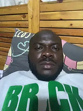 Snapshot of Suckmehar chatting on 12/25/24, 05:58 Suckmehar online show from 12/25/24, 05:58