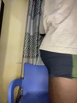 Snapshot of Suckmehar chatting on 12/25/24, 09:22 Suckmehar online show from 12/25/24, 09:22