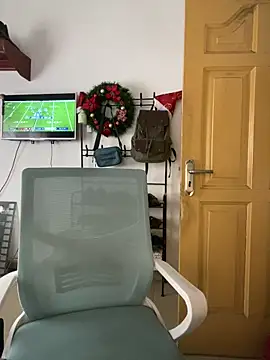 Snapshot of Suckmehar chatting on 12/29/24, 11:29 Suckmehar online show from 12/29/24, 11:29