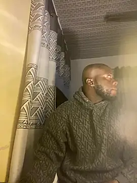 Snapshot of Suckmehar chatting on 01/29/25, 07:43 Suckmehar online show from 01/29/25, 07:43