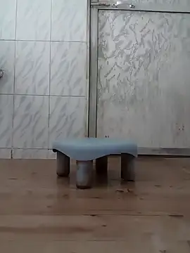 Snapshot of surabhi09 chatting on 10/31/25, 07:53 surabhi09 online show from 10/31/25, 07:53