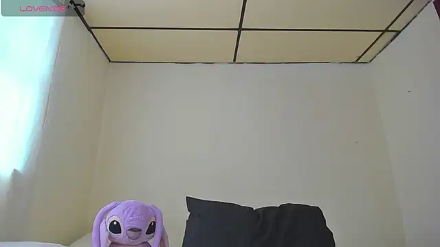 Snapshot of Hannah_Baileyy chatting on 03/07/25, 07:27 Hannah Baileyy online show from 03/07/25, 07:27