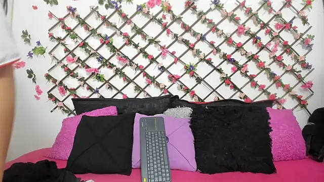 Snapshot of abby_eemily chatting on 03/07/25, 07:05 abby eemily online show from 03/07/25, 07:05