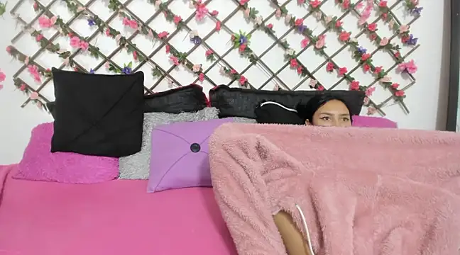 Snapshot of abby_eemily chatting on 03/20/25, 10:07 abby eemily online show from 03/20/25, 10:07