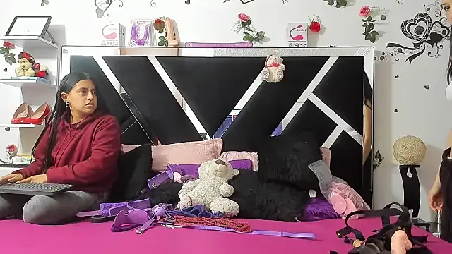 Snapshot of abby_eemily chatting on 09/09/25, 12:05 abby eemily online show from 09/09/25, 12:05