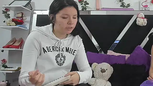 Snapshot of abby_eemily chatting on 09/27/25, 12:10 abby eemily online show from 09/27/25, 12:10