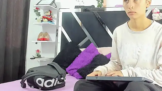 Snapshot of abby_eemily chatting on 10/09/25, 12:03 abby eemily online show from 10/09/25, 12:03