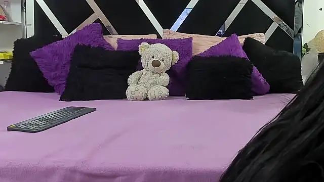 Snapshot of abby_eemily chatting on 10/11/25, 12:04 abby eemily online show from 10/11/25, 12:04