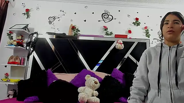 Snapshot of abby_eemily chatting on 10/15/25, 12:05 abby eemily online show from 10/15/25, 12:05