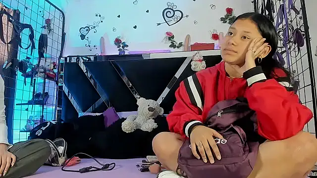 Snapshot of abby_eemily chatting on 11/12/25, 12:16 abby eemily online show from 11/12/25, 12:16