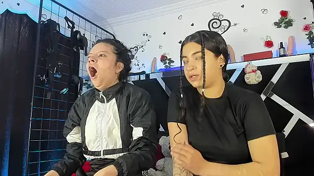 Snapshot of abby_eemily chatting on 11/19/25, 12:27 abby eemily online show from 11/19/25, 12:27