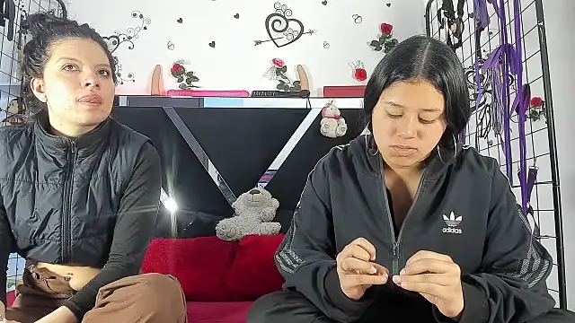 Snapshot of abby_eemily chatting on 11/20/25, 12:05 abby eemily online show from 11/20/25, 12:05