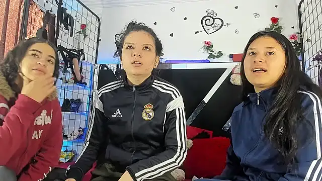 Snapshot of abby_eemily chatting on 11/25/25, 12:16 abby eemily online show from 11/25/25, 12:16