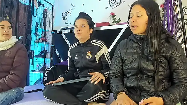 Snapshot of abby_eemily chatting on 12/03/25, 12:14 abby eemily online show from 12/03/25, 12:14