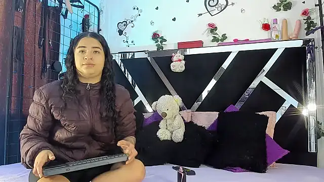 Snapshot of abby_eemily chatting on 12/05/25, 12:47 abby eemily online show from 12/05/25, 12:47